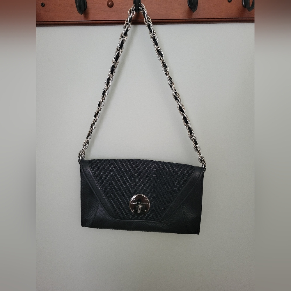 Elliot Lucca Black Woven Snakeprint Embossed Leather Turn Key Shoulder Bag Purse